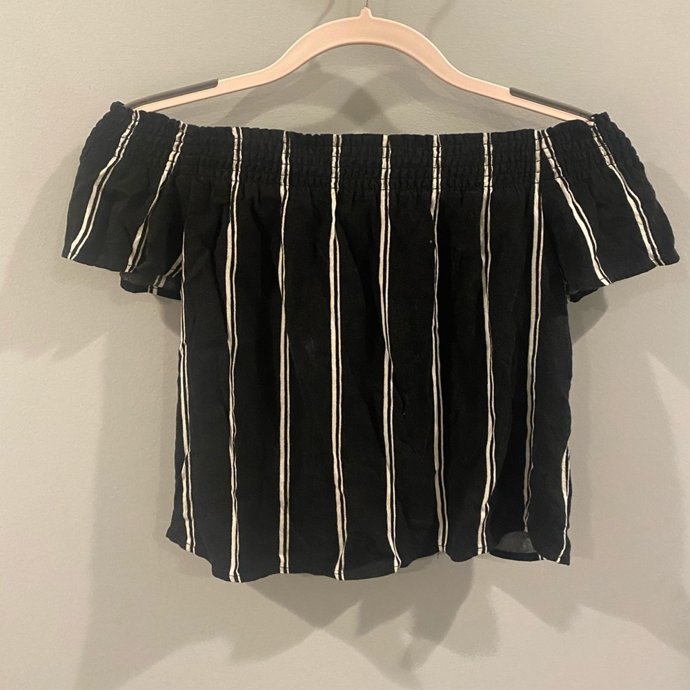 Kendall & Kylie off the shoulder stripe top